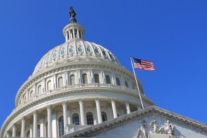 Der CLOUD Act der USA verpflichtet US-Unternehmen, personenbezogene Daten aus dem Ausland herauszugeben.