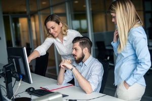 Der Datenschutz bestimmt: Die Personalakte darf nur von wenigen Personen eingesehen werden - vor allem aber vom Arbeitnehmer selbst.