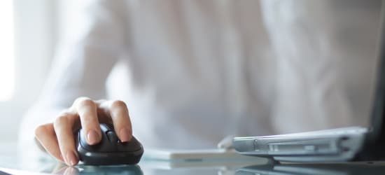 Sie können online über ein Formular Ihre Datenschutzbeschwerde einreichen.
