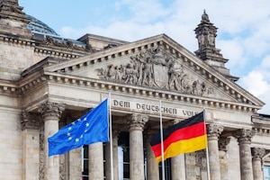 SPD, Grüne & Linke kritisieren einen möglichen Einsatz von Palantir auf Bundesebene.