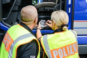 Wie lange darf die Polizei gemäß Datenschutz erhobene Daten speichern?